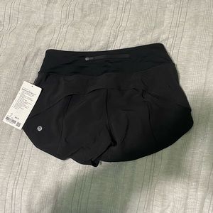 NWT Lululemon MR speed up short 4”
